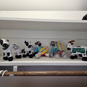 Five Chick-fil-a Cows